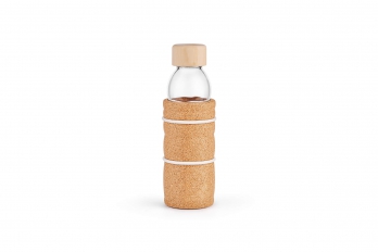 Glasflasche mit Korkummantelung und robustem Zirben-Holzdeckel. Entworfen nach dem Goldenen Schnitt und mit der Blume des Lebens. Ökologisch, nachhaltig und fair produziert. Lagoena Trinkflasche 0,5 l